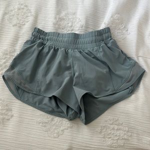 Lululemon Hotty Hot Short 2.5”